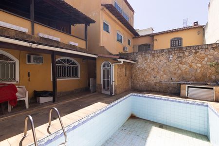 Casa para alugar com 300m², 3 quartos e 2 vagas