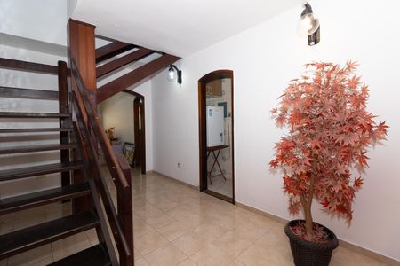 Casa para alugar com 300m², 3 quartos e 2 vagas Casa para alugar com 300m², 3 quartos e 2 vagasHall de entrada