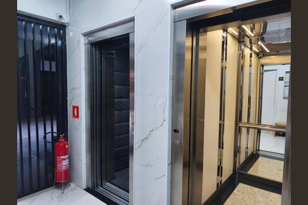 Apartamento para alugar com 43m², 2 quartos e 1 vagaElevadores