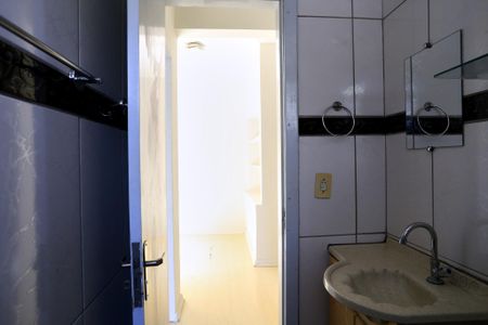Apartamento à venda com 55m², 2 quartos e 1 vaga Apartamento à venda com 55m², 2 quartos e 1 vagaBanheiro