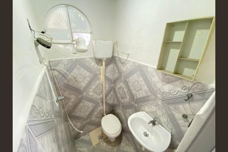 Banheiro de kitnet/studio para alugar com 1 quarto, 23m² em Engenho de Dentro, Rio de Janeiro