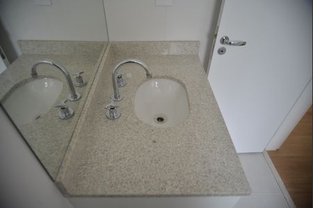 Apartamento para alugar com 64m², 2 quartos e 2 vagasBanheiro Social