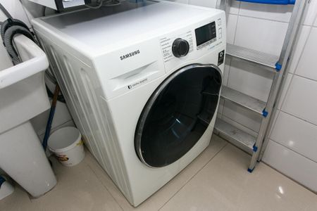 Apartamento para alugar com 55m², 2 quartos e 1 vagaÁrea de Serviço - Máquina de Lavar