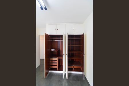 Apartamento à venda com 136m², 3 quartos e 1 vagaQuarto 01 - Armário