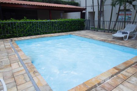 Apartamento para alugar com 45m², 2 quartos e 1 vaga Apartamento para alugar com 45m², 2 quartos e 1 vagaÁrea comum - Piscina