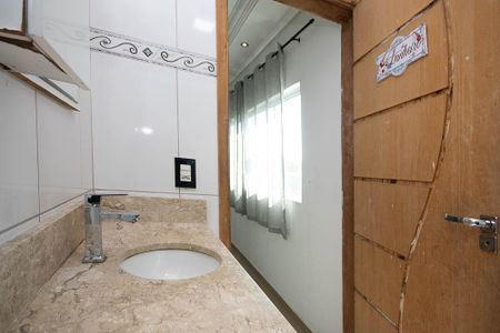 Banheiro  de casa para alugar com 2 quartos, 70m² em Vila Medeiros, São Paulo