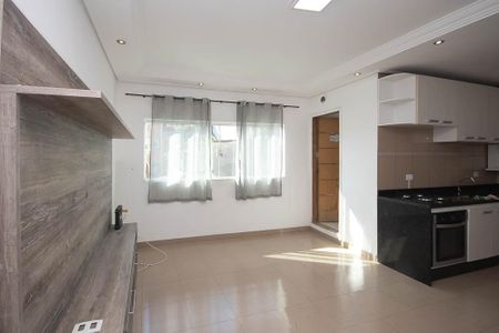 Sala  / Cozinha  de casa para alugar com 2 quartos, 70m² em Vila Medeiros, São Paulo