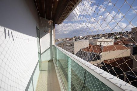 Casa para alugar com 70m², 2 quartos e sem vaga Casa para alugar com 70m², 2 quartos e sem vagaVaranda