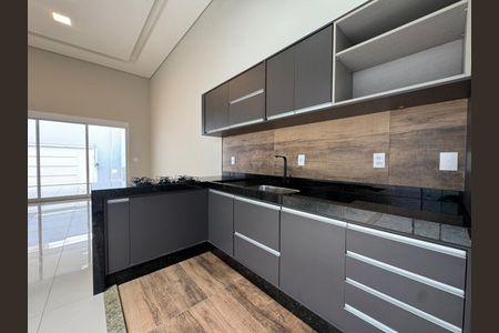 Casa para alugar com 3 quartos, 126m² em Vila Louricilda, Americana