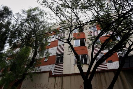 Apartamento à venda com 55m², 2 quartos e 1 vaga Apartamento à venda com 55m², 2 quartos e 1 vagaFachada