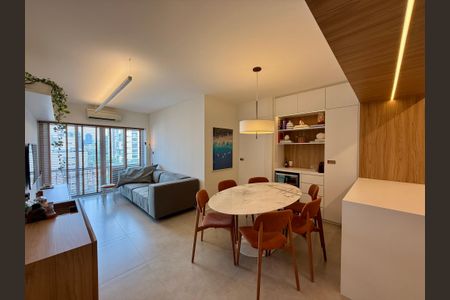 Sala  de apartamento à venda com 2 quartos, 70m² em Cidade Monções, São Paulo