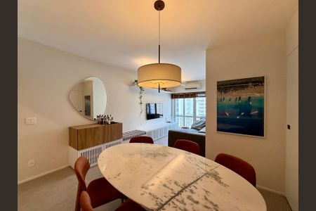 Apartamento à venda com 70m², 2 quartos e 1 vagaSala 