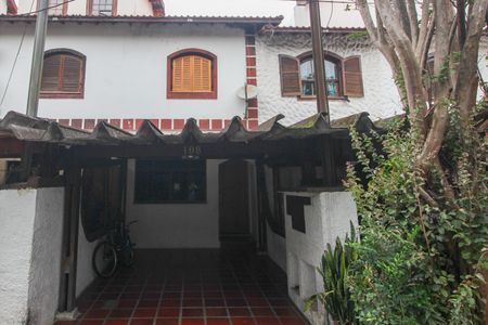 Casa para alugar com 79m², 2 quartos e 2 vagasFachada 