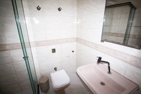 Casa para alugar com 79m², 2 quartos e 2 vagasBanheiro