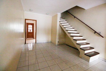 Casa para alugar com 79m², 2 quartos e 2 vagasSala