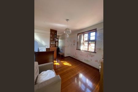 Casa à venda com 4 quartos, 323m² em Santa Rosa, Belo Horizonte