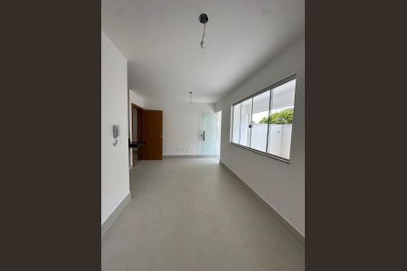 Casa à venda com 3 quartos, 149m² em Santa Rosa, Belo Horizonte