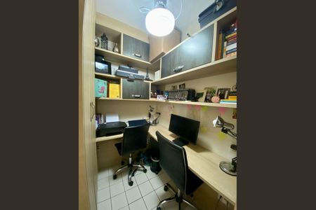 Apartamento à venda com 95m², 3 quartos e 2 vagasEscritório