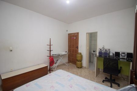 Casa à venda com 130m², 4 quartos e 3 vagasQuarto Suíte 1