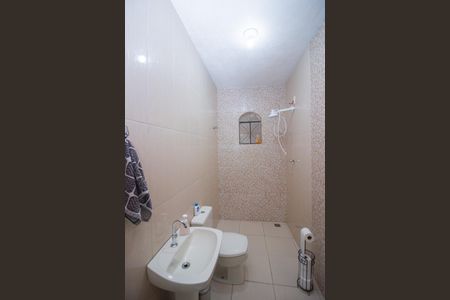 Casa à venda com 130m², 4 quartos e 3 vagasBanheiro Social