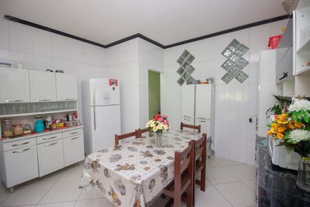 Casa à venda com 130m², 4 quartos e 3 vagasCozinha