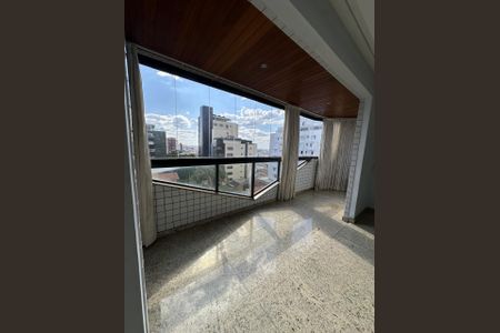 Casa à venda com 280m², 4 quartos e 3 vagas