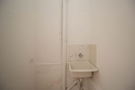 Casa à venda com 240m², 4 quartos e 2 vagasCasa 2 - Área de serviço