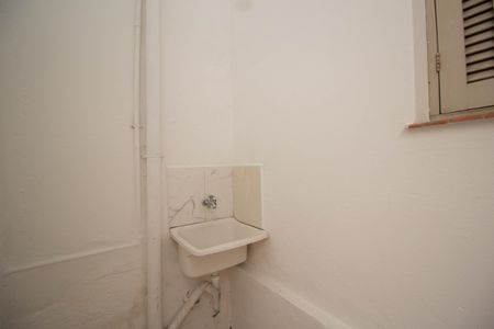 Casa à venda com 240m², 4 quartos e 2 vagasCasa 2 - Área de serviço