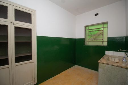 Casa à venda com 240m², 4 quartos e 2 vagasCasa 2 - Cozinha