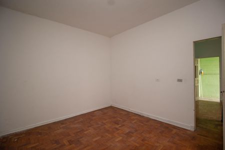 Casa à venda com 240m², 4 quartos e 2 vagasCasa 2 - Quarto 1