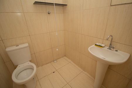 Casa à venda com 240m², 4 quartos e 2 vagasCasa 2 - Banheiro 