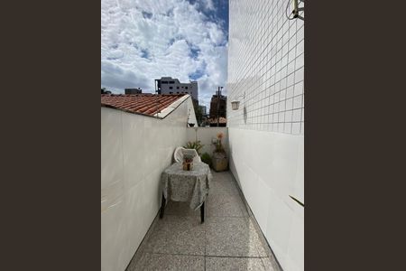 Casa à venda com 83m², 2 quartos e 1 vaga