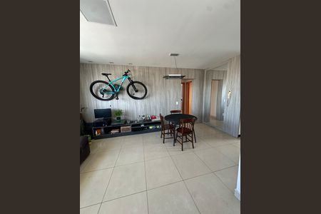 Casa à venda com 3 quartos, 82m² em Santa Rosa, Belo Horizonte