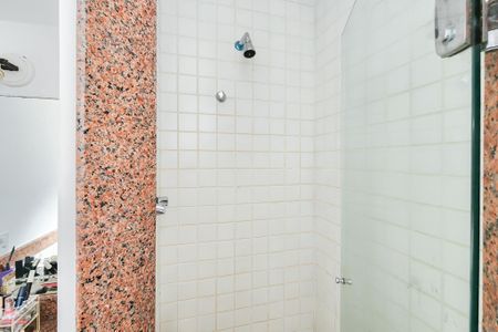 Casa à venda com 250m², 6 quartos e 2 vagas Casa à venda com 250m², 6 quartos e 2 vagasBanheiro da Suite 2