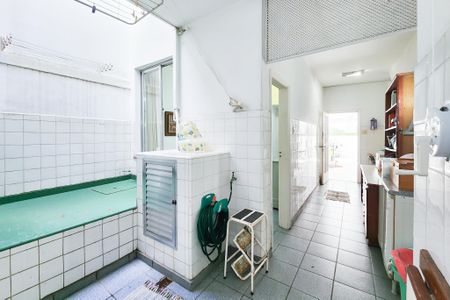 Casa à venda com 250m², 6 quartos e 2 vagas Casa à venda com 250m², 6 quartos e 2 vagasÁrea de Serviço