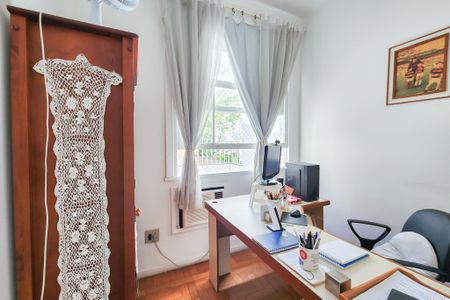 Casa à venda com 250m², 6 quartos e 2 vagas Casa à venda com 250m², 6 quartos e 2 vagasQuarto 2