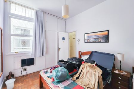 Casa à venda com 250m², 6 quartos e 2 vagas Casa à venda com 250m², 6 quartos e 2 vagasQuarto 1