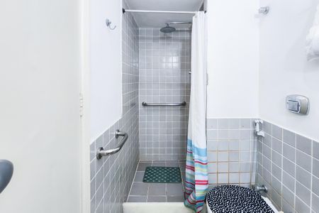 Casa à venda com 250m², 6 quartos e 2 vagas Casa à venda com 250m², 6 quartos e 2 vagasBanheiro da Suite 1