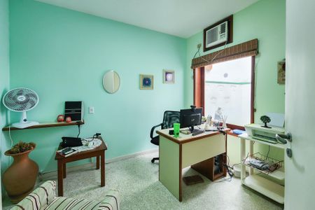 Casa à venda com 250m², 6 quartos e 2 vagas Casa à venda com 250m², 6 quartos e 2 vagasQuarto 3