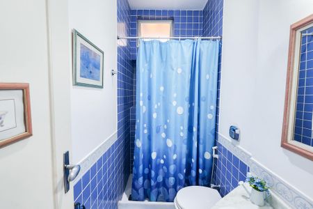 Casa à venda com 250m², 6 quartos e 2 vagas Casa à venda com 250m², 6 quartos e 2 vagasBanheiro Social 1