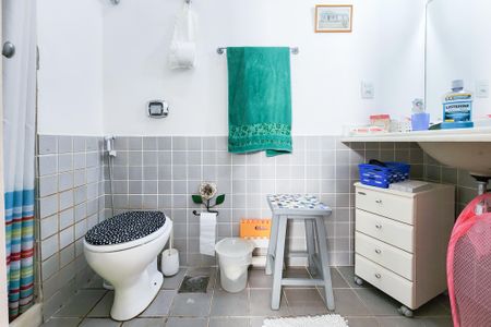 Casa à venda com 250m², 6 quartos e 2 vagas Casa à venda com 250m², 6 quartos e 2 vagasBanheiro da Suite 1