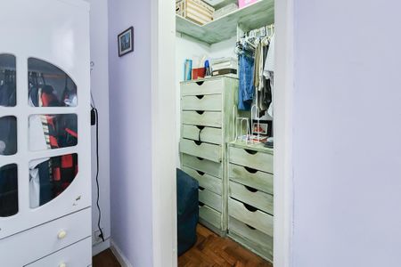 Casa à venda com 250m², 6 quartos e 2 vagas Casa à venda com 250m², 6 quartos e 2 vagasCloset da Suíte 1