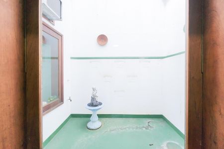 Casa à venda com 250m², 6 quartos e 2 vagas Casa à venda com 250m², 6 quartos e 2 vagasJardim de Inverno