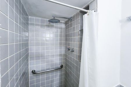 Casa à venda com 250m², 6 quartos e 2 vagas Casa à venda com 250m², 6 quartos e 2 vagasBanheiro da Suite 1