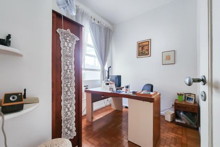 Casa à venda com 250m², 6 quartos e 2 vagas Casa à venda com 250m², 6 quartos e 2 vagasQuarto 2