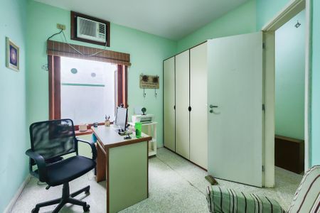 Casa à venda com 250m², 6 quartos e 2 vagas Casa à venda com 250m², 6 quartos e 2 vagasQuarto 3