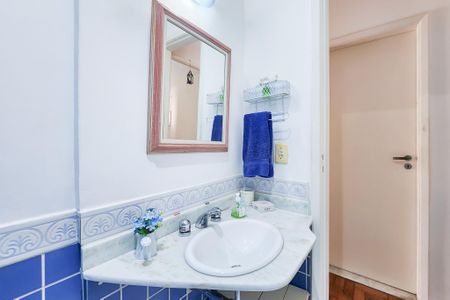 Casa à venda com 250m², 6 quartos e 2 vagas Casa à venda com 250m², 6 quartos e 2 vagasBanheiro Social 1