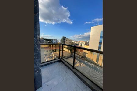 Casa à venda com 262m², 4 quartos e 3 vagas