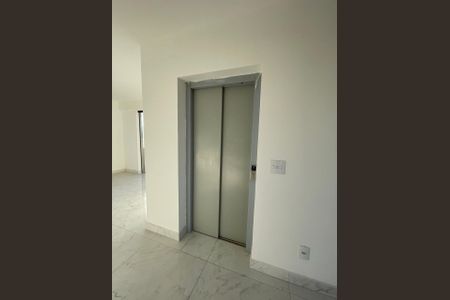 Casa à venda com 262m², 4 quartos e 3 vagas