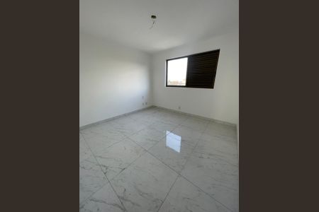 Casa à venda com 4 quartos, 262m² em Santa Rosa, Belo Horizonte